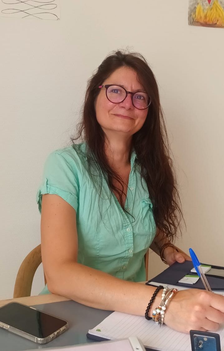 Julie ESSLINGER Julie ESSLINGER